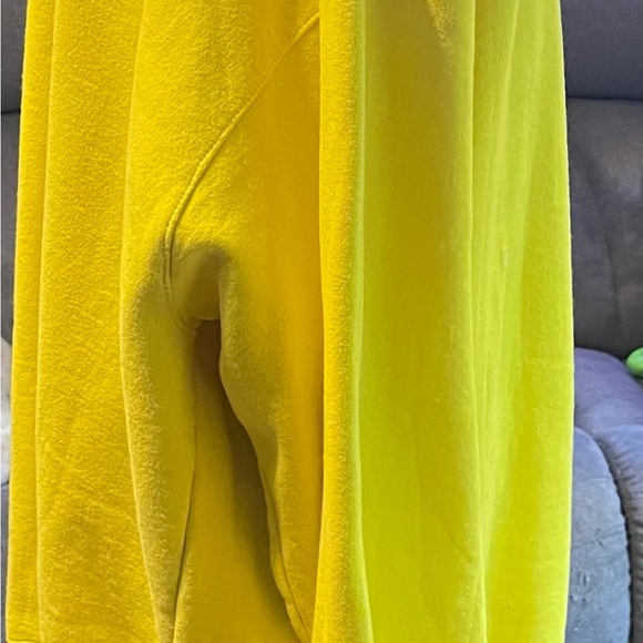 Vintage Champion Sweatshirt
Embroidered Logo Yellow Size XXL - Picture 8 of 8